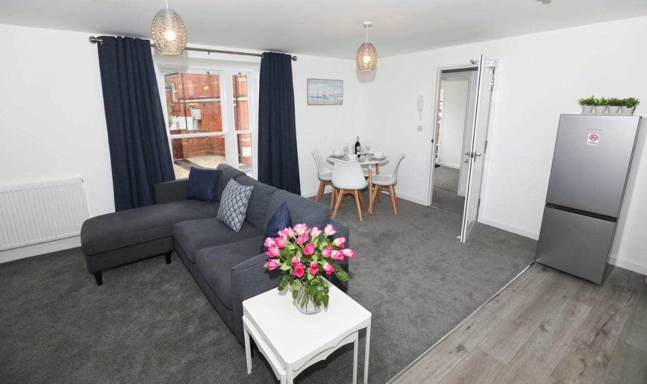 Exmouth - Apartment 2, Strand House - Modern 2 Bedroom Apartment, Perfect Location For Access To Beach & Town Centre - Sleeps 4 Guests - Hosted By Rentmyhouse Buitenkant foto