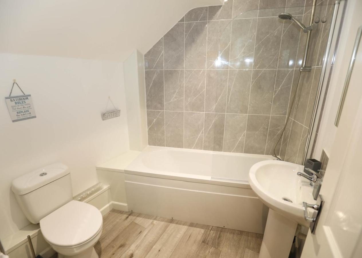 Exmouth - Apartment 2, Strand House - Modern 2 Bedroom Apartment, Perfect Location For Access To Beach & Town Centre - Sleeps 4 Guests - Hosted By Rentmyhouse Buitenkant foto